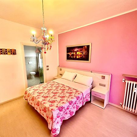 Ai Giardini Rooms -Vicino Ospedale Borgo Trento E Centro Storico Верона Экстерьер фото