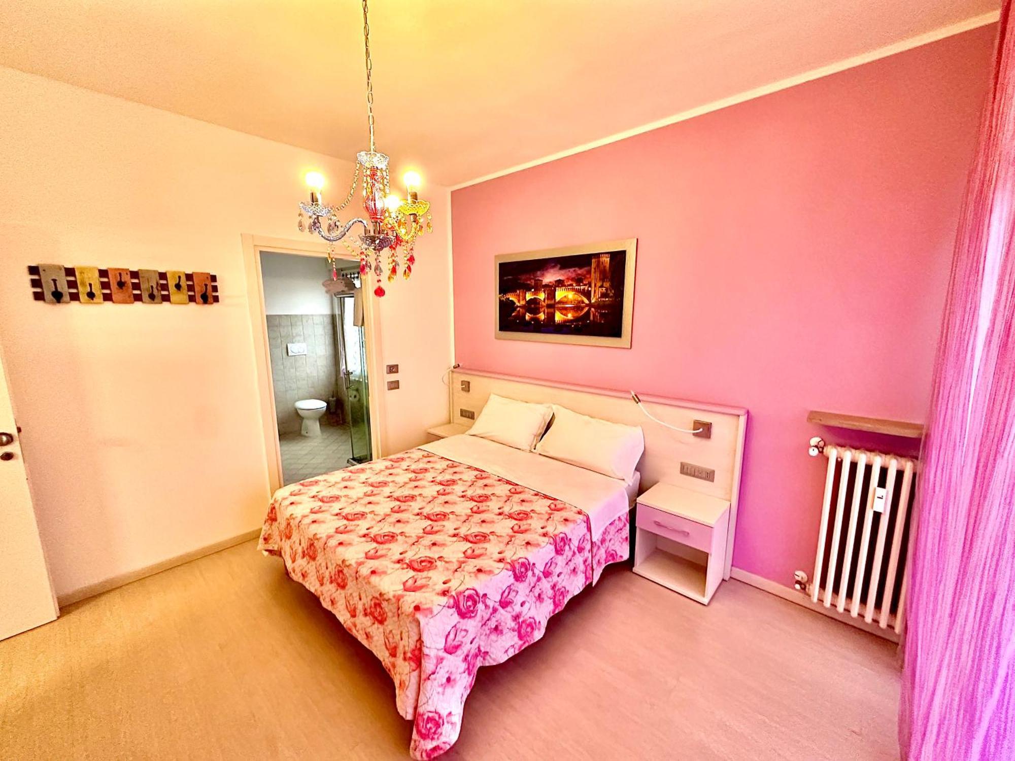Ai Giardini Rooms -Vicino Ospedale Borgo Trento E Centro Storico Верона Экстерьер фото