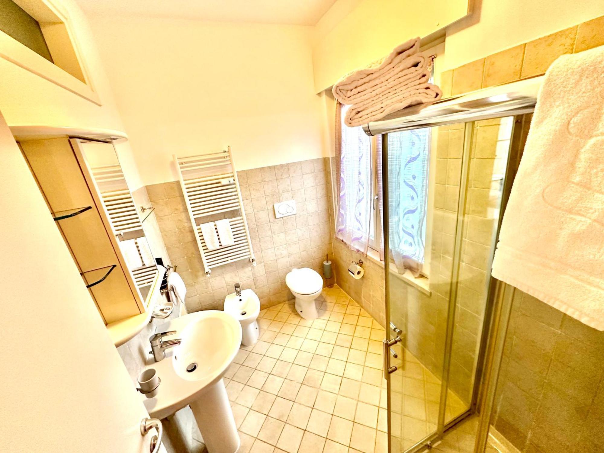 Ai Giardini Rooms -Vicino Ospedale Borgo Trento E Centro Storico Верона Экстерьер фото