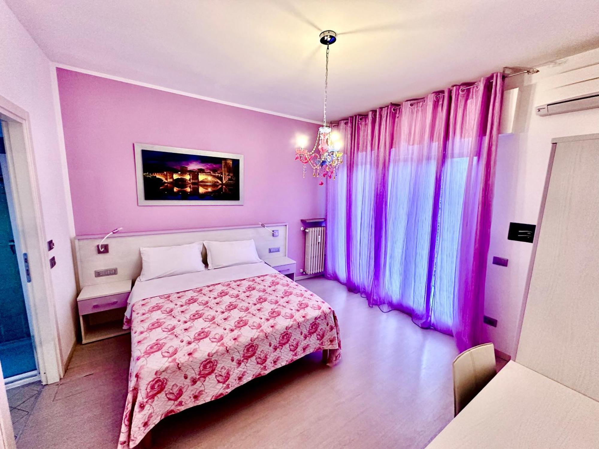Ai Giardini Rooms -Vicino Ospedale Borgo Trento E Centro Storico Верона Экстерьер фото