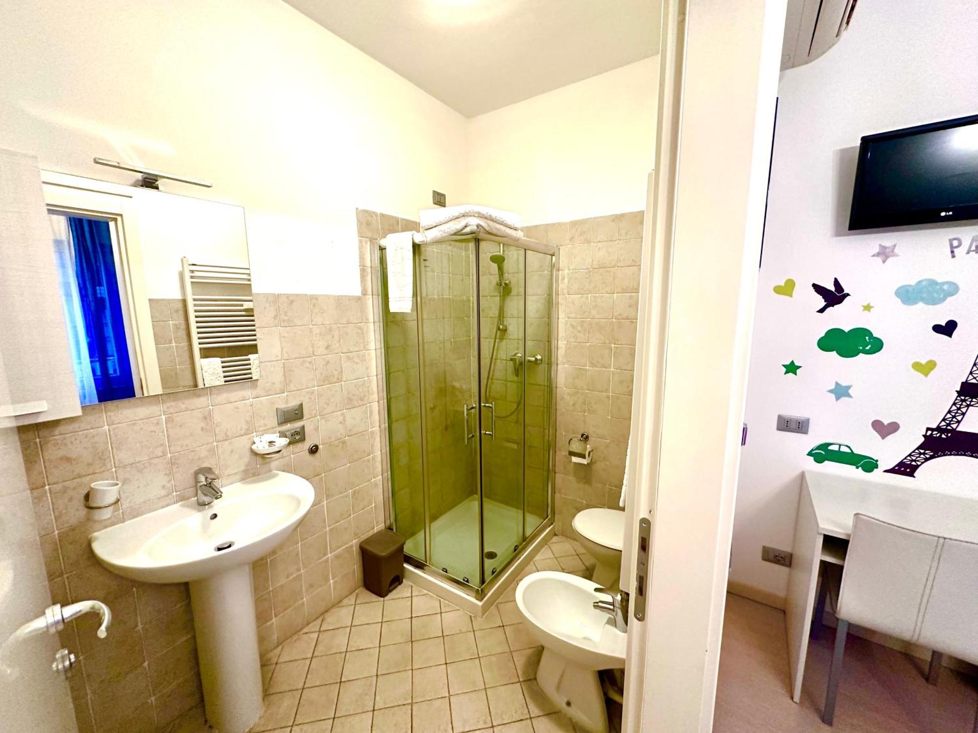 Ai Giardini Rooms -Vicino Ospedale Borgo Trento E Centro Storico Верона Экстерьер фото